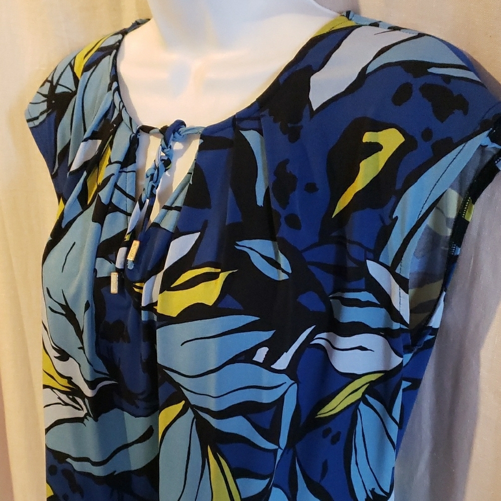 Liz Claiborne Blue and Yellow Leaf Print Sleeveless Top Size M - Picture 3 of 12
